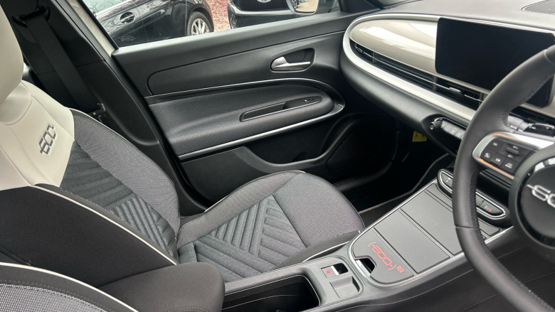 Fiat 600 1.2 Hybrid 48V 5dr eDCT-6 Petrol Hatchback